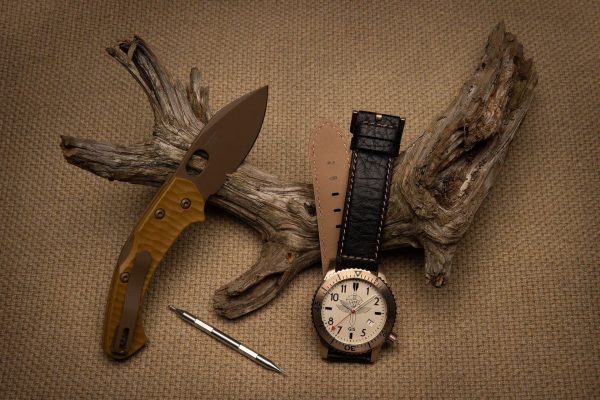 Fox Knives / Meccanica Grezza Desert Mission Kit GIS mit FOX Zero Tactical Knife Desert Worrier und The Desert Mission Watch - Image 3